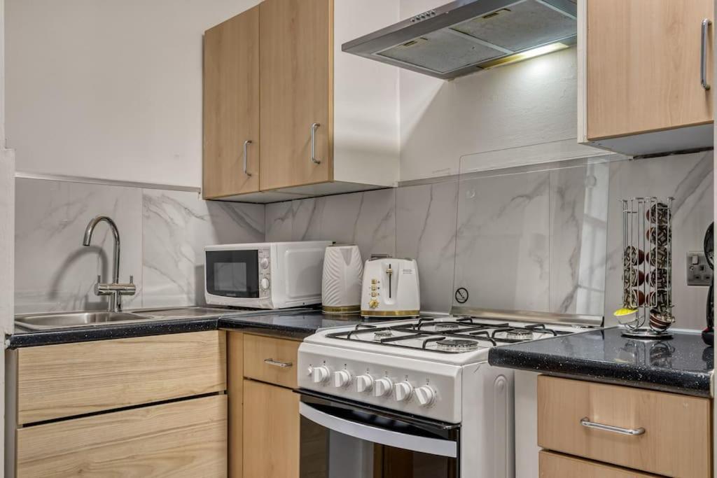 شقة Cosy 2Br Retreat Near Paddington Station لندن المظهر الخارجي الصورة