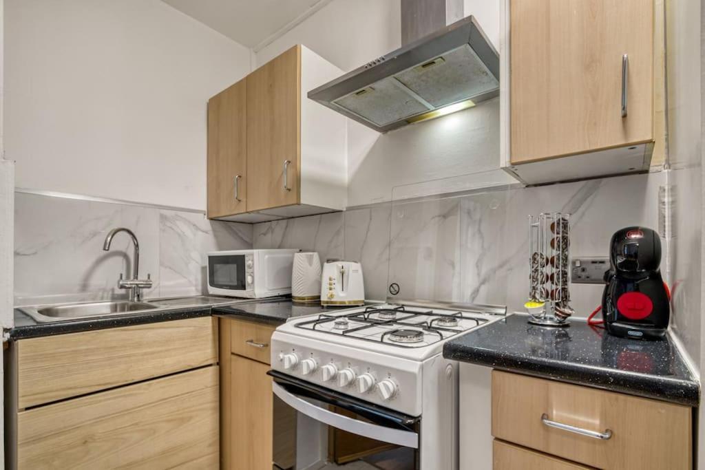 شقة Cosy 2Br Retreat Near Paddington Station لندن المظهر الخارجي الصورة